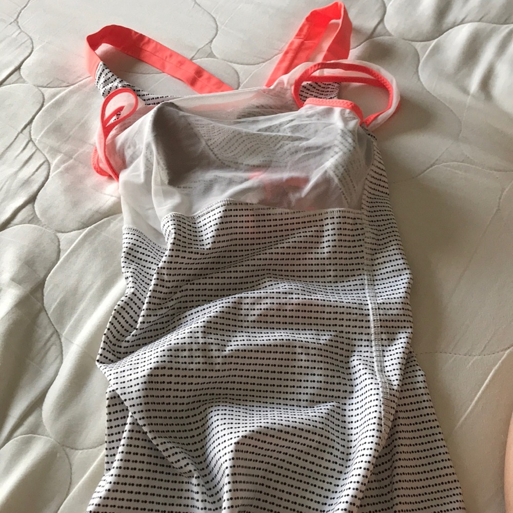Lululemon Spin top